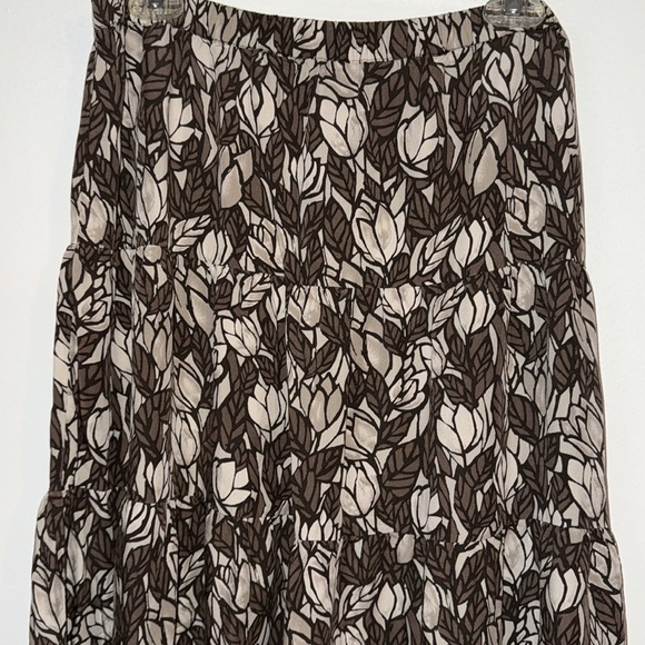 🌹CHRISTOPHER & BANKS BROWN FLORAL MIDI SKIRT - Picture 2 of 6